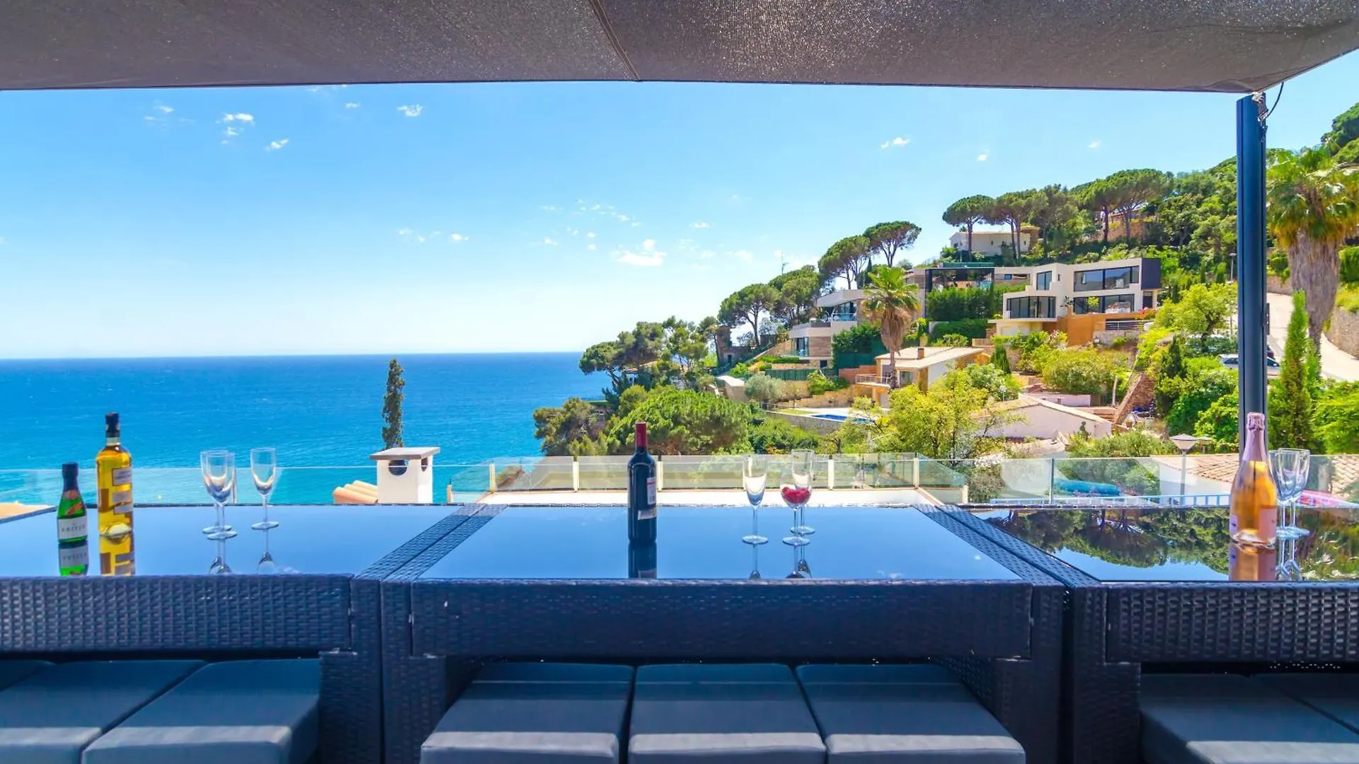 Seaside Villa In Lloret De Mar With Garden And Pool View