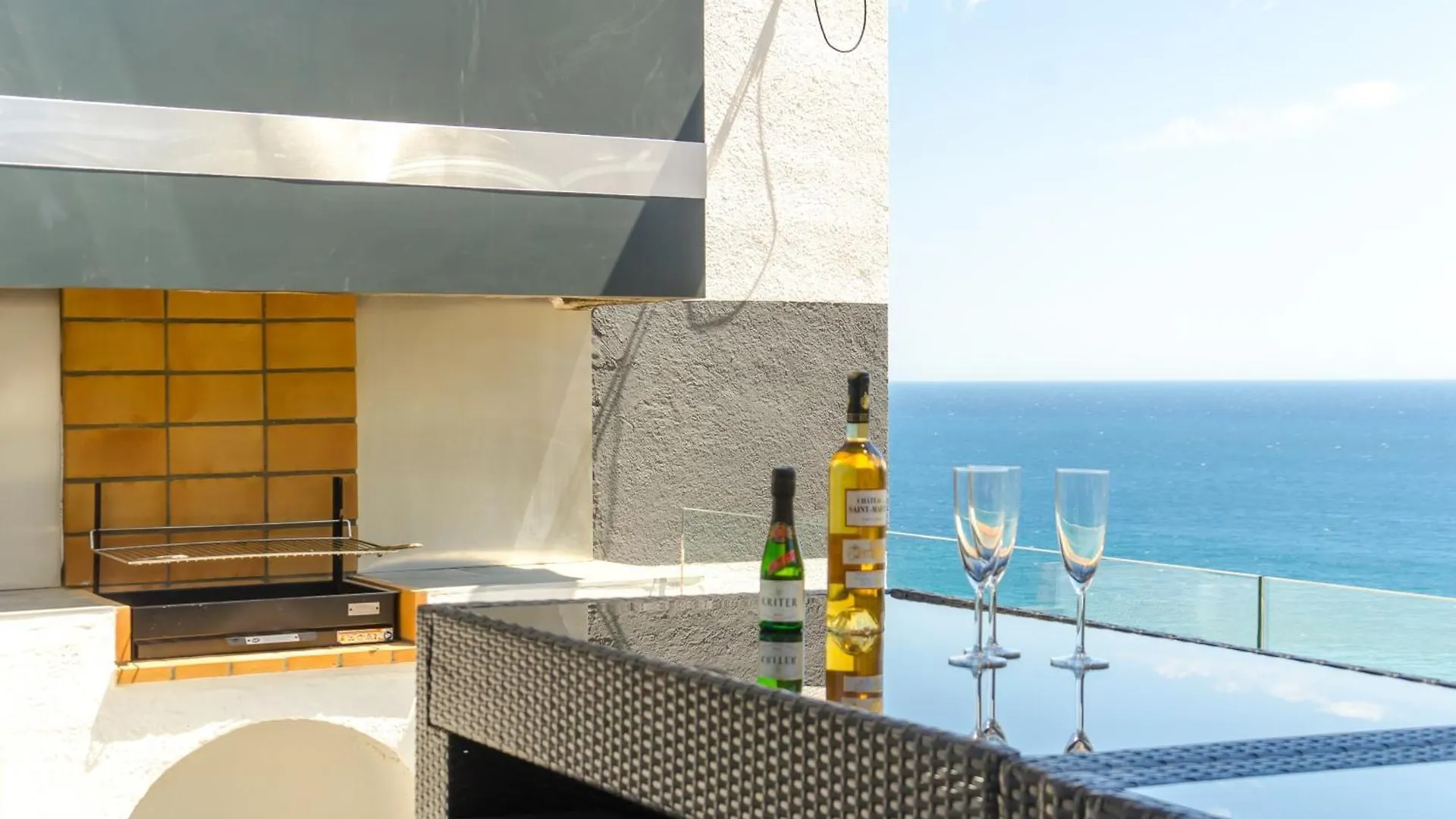 Seaside Villa In Lloret De Mar With Garden And Pool View 西班牙