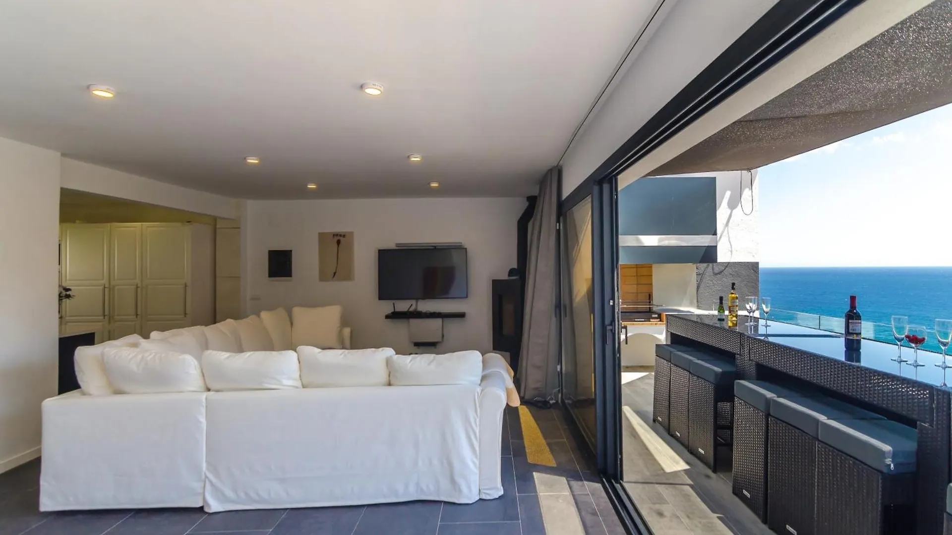 Seaside Villa In Lloret De Mar With Garden And Pool View